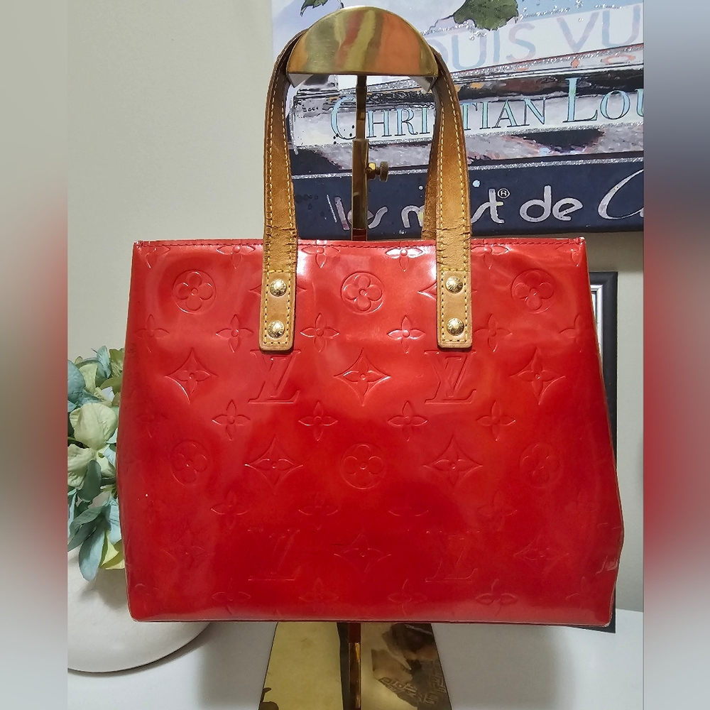 Authentic LOUIS VUITTON Red VERNIS PM READE Tote bag